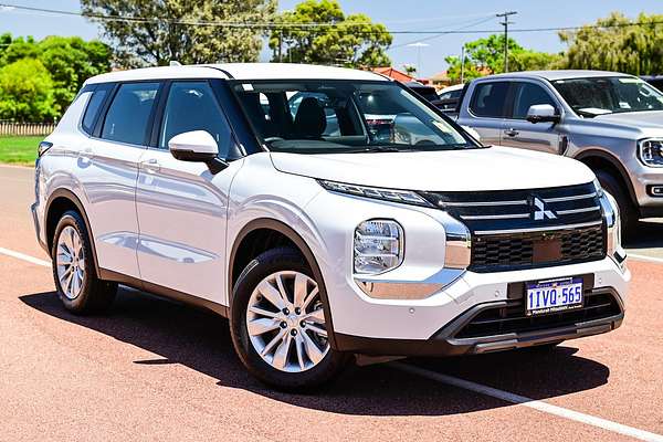 2025 Mitsubishi Outlander ES ZM