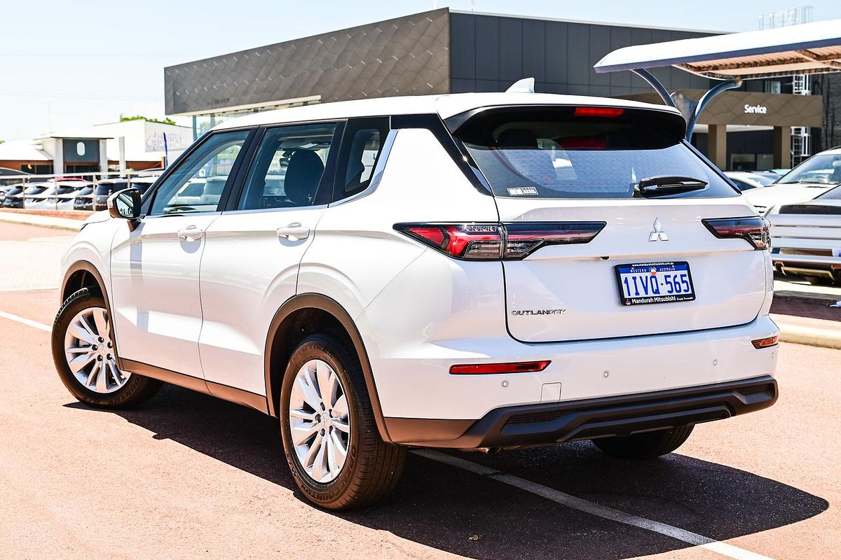 2025 Mitsubishi Outlander ES ZM