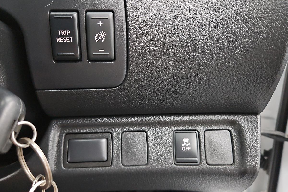 2021 Nissan Navara SL D23 Rear Wheel Drive