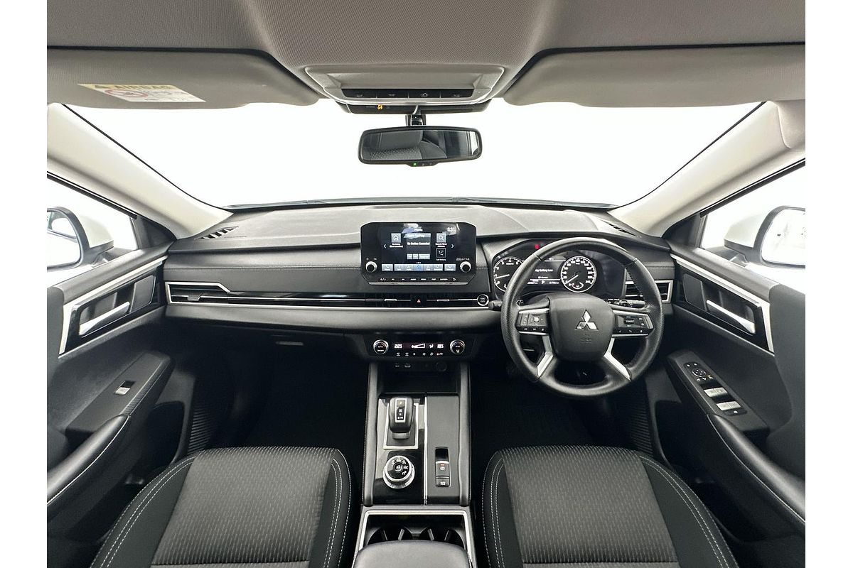 2023 Mitsubishi Outlander LS ZM