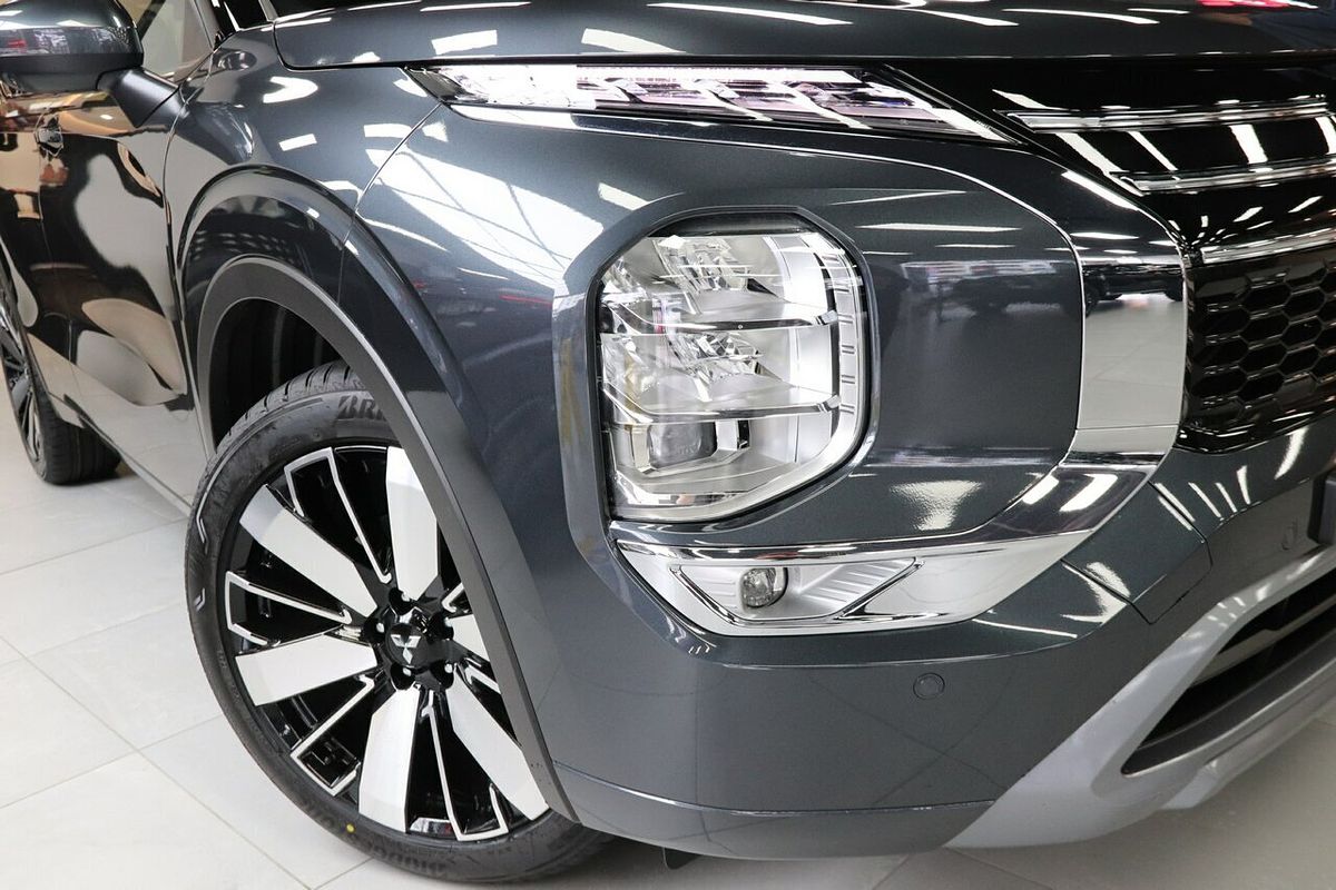 2025 Mitsubishi Outlander Exceed ZM