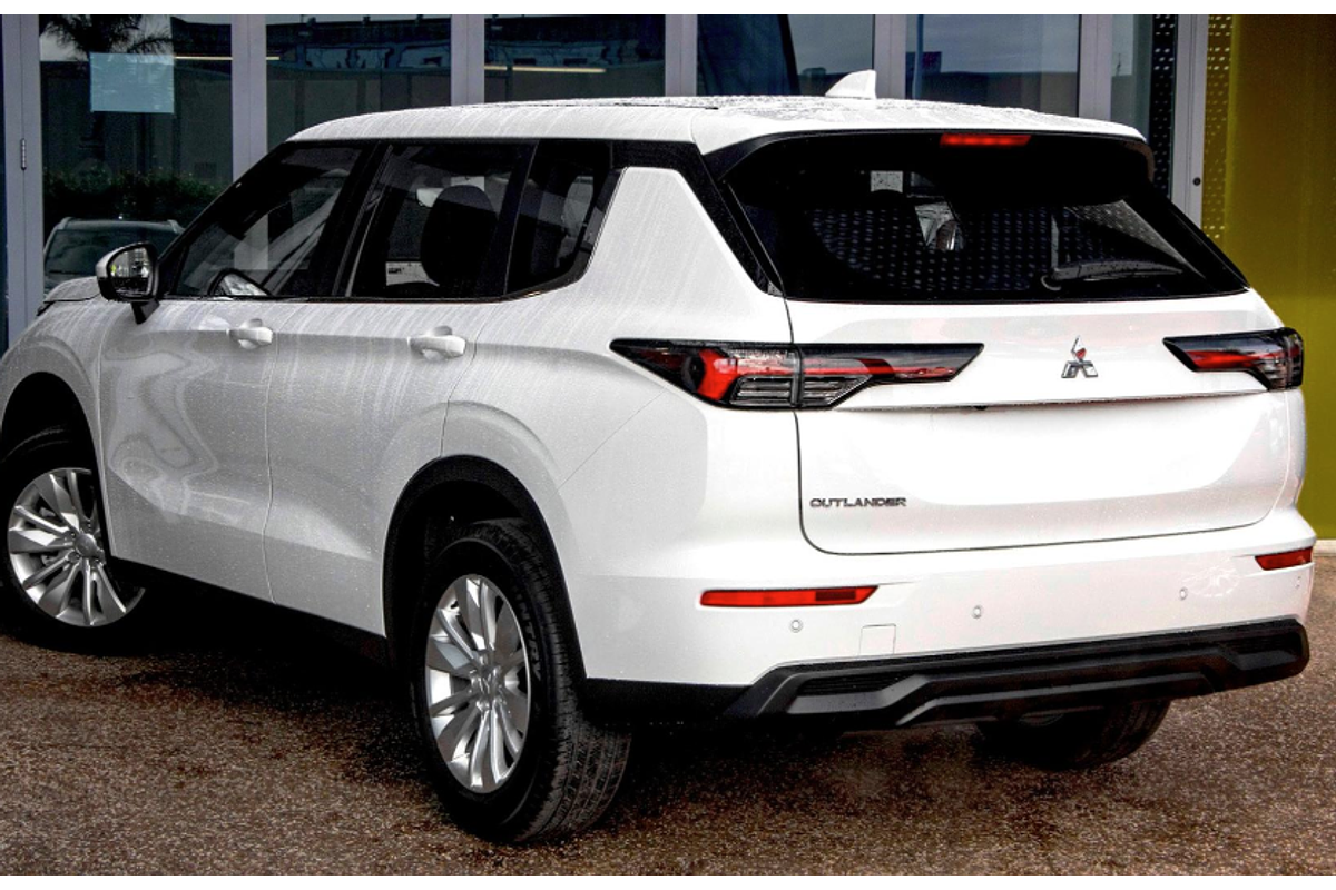 2025 Mitsubishi Outlander ES ZM 2WD