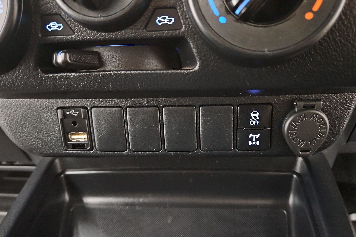 2020 Toyota Hilux SR GUN126R 4X4