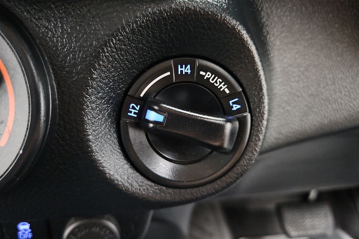 2020 Toyota Hilux SR GUN126R 4X4