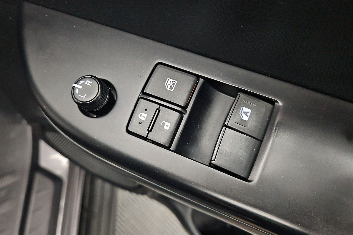 2020 Toyota Hilux SR GUN126R 4X4