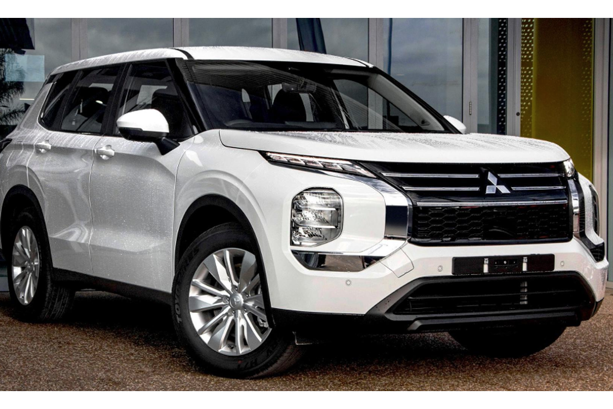 2025 Mitsubishi Outlander ES ZM 2WD