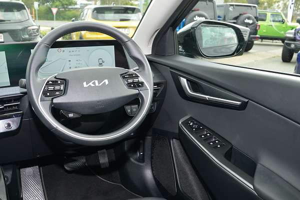 2023 Kia EV6 Air CV thumb-17
