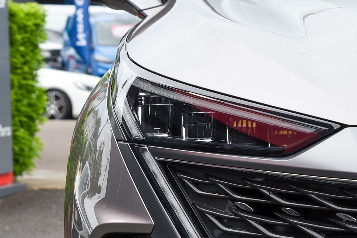 2025 MG QS Essence IS31