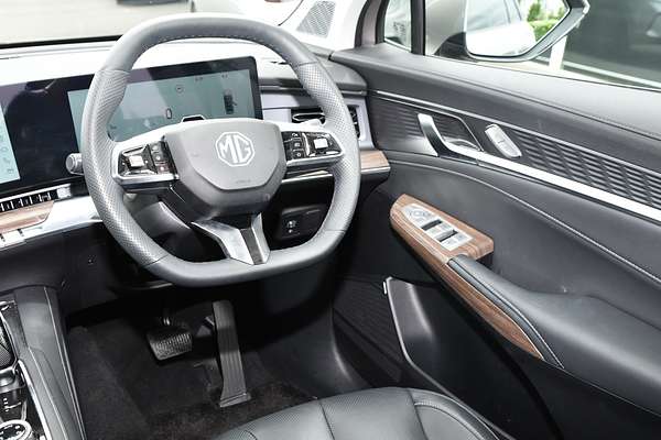 2025 MG QS Essence IS31 thumb-17