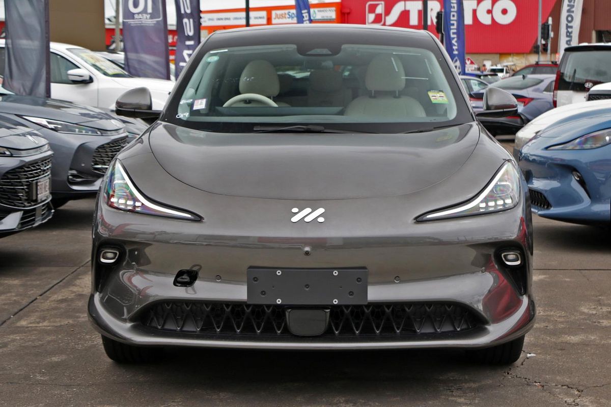 2025 MG IM6 Platinum S12L