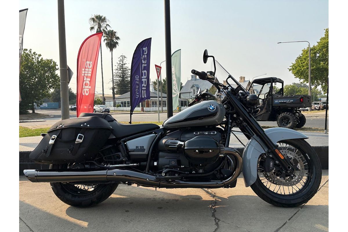 2025 BMW R 18 Classic Blacked Out R 18