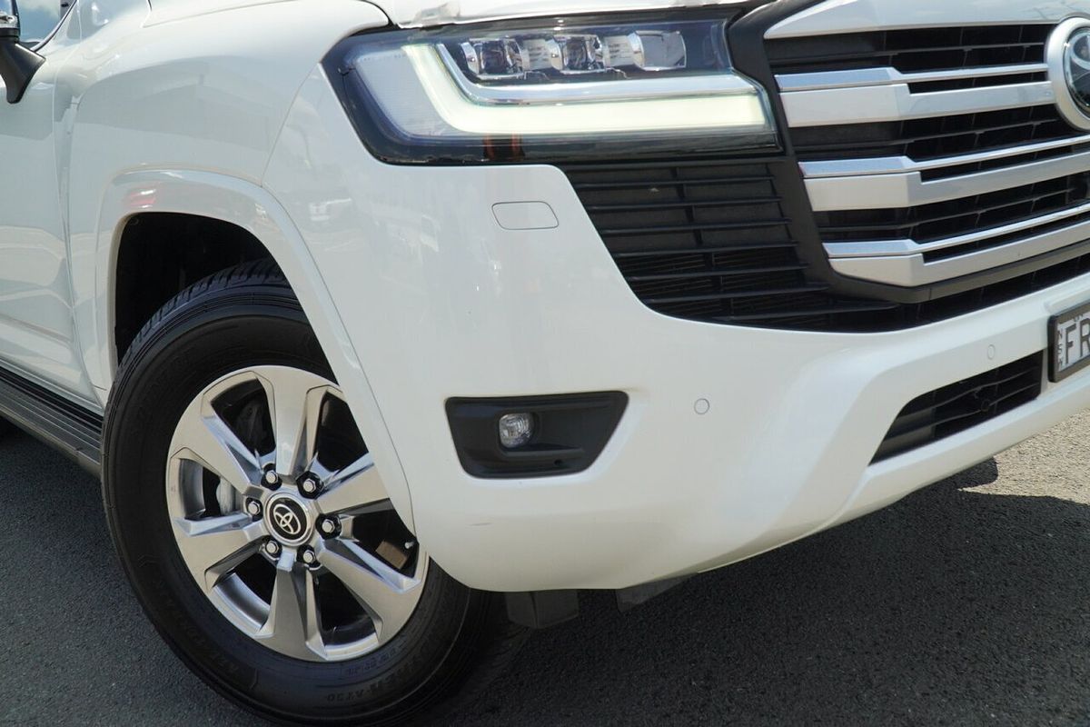 2022 Toyota Landcruiser Sahara FJA300R