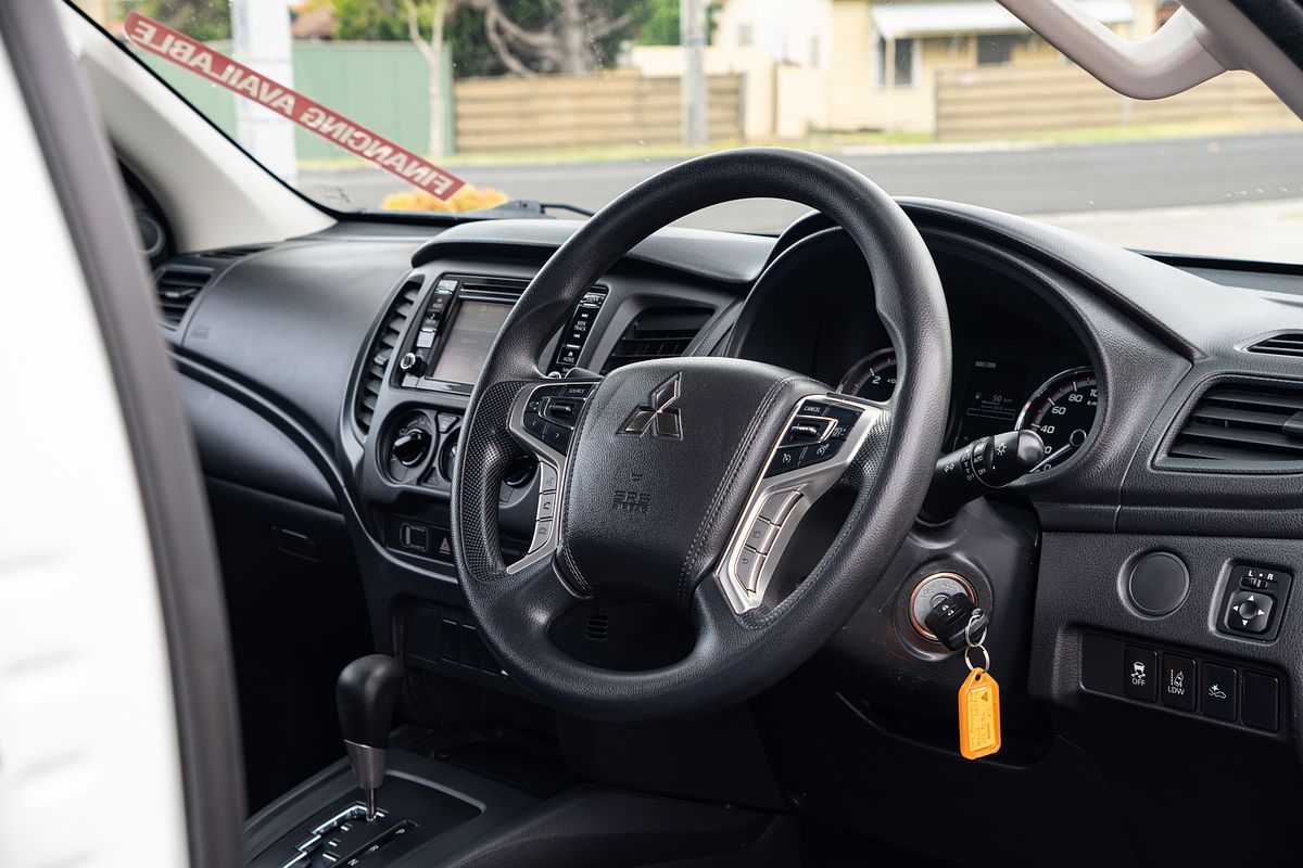 2019 Mitsubishi Triton GLX ADAS MR 4X4