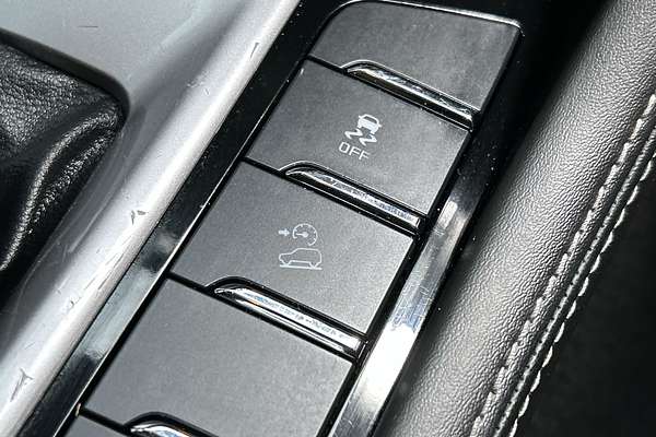 2022 Isuzu MU-X LS-U thumb-15