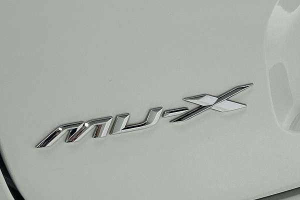 2022 Isuzu MU-X LS-U thumb-21