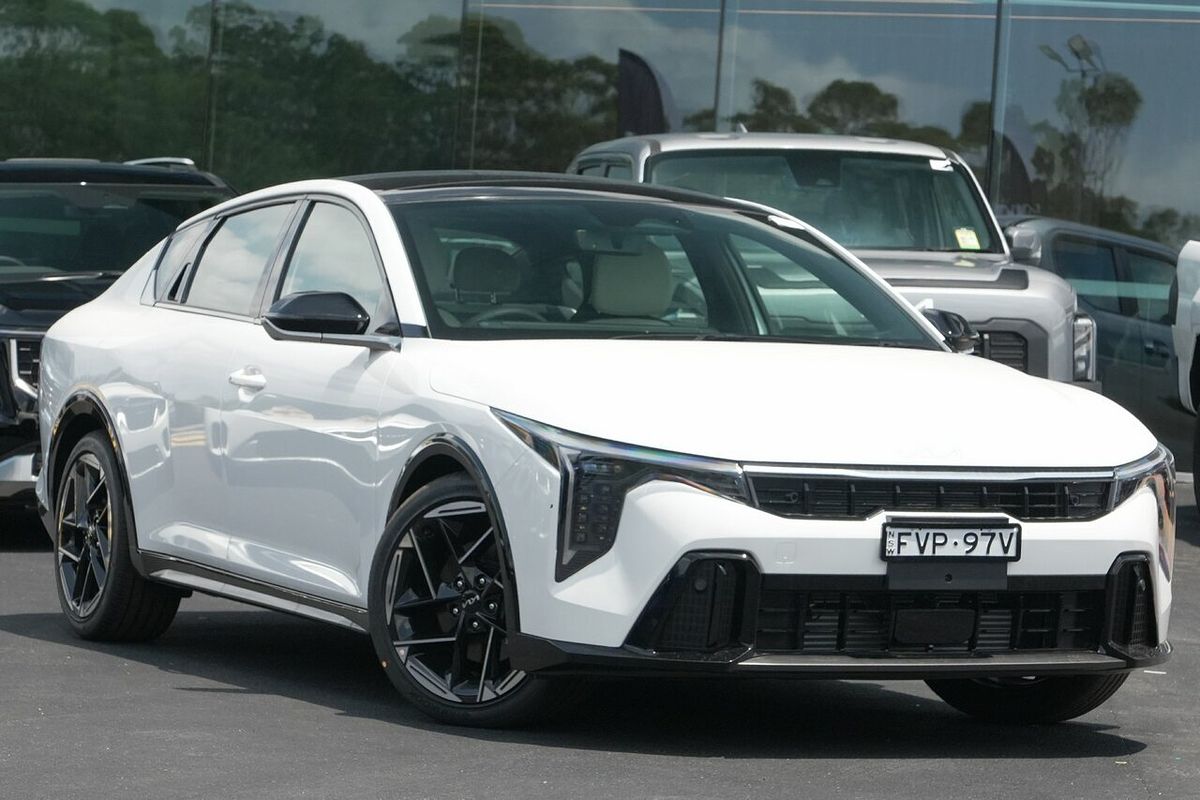 2025 Kia K4 GT-Line CL4m