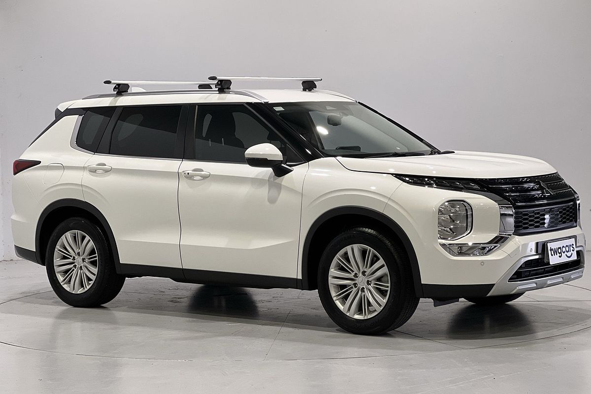 2023 Mitsubishi Outlander LS ZM