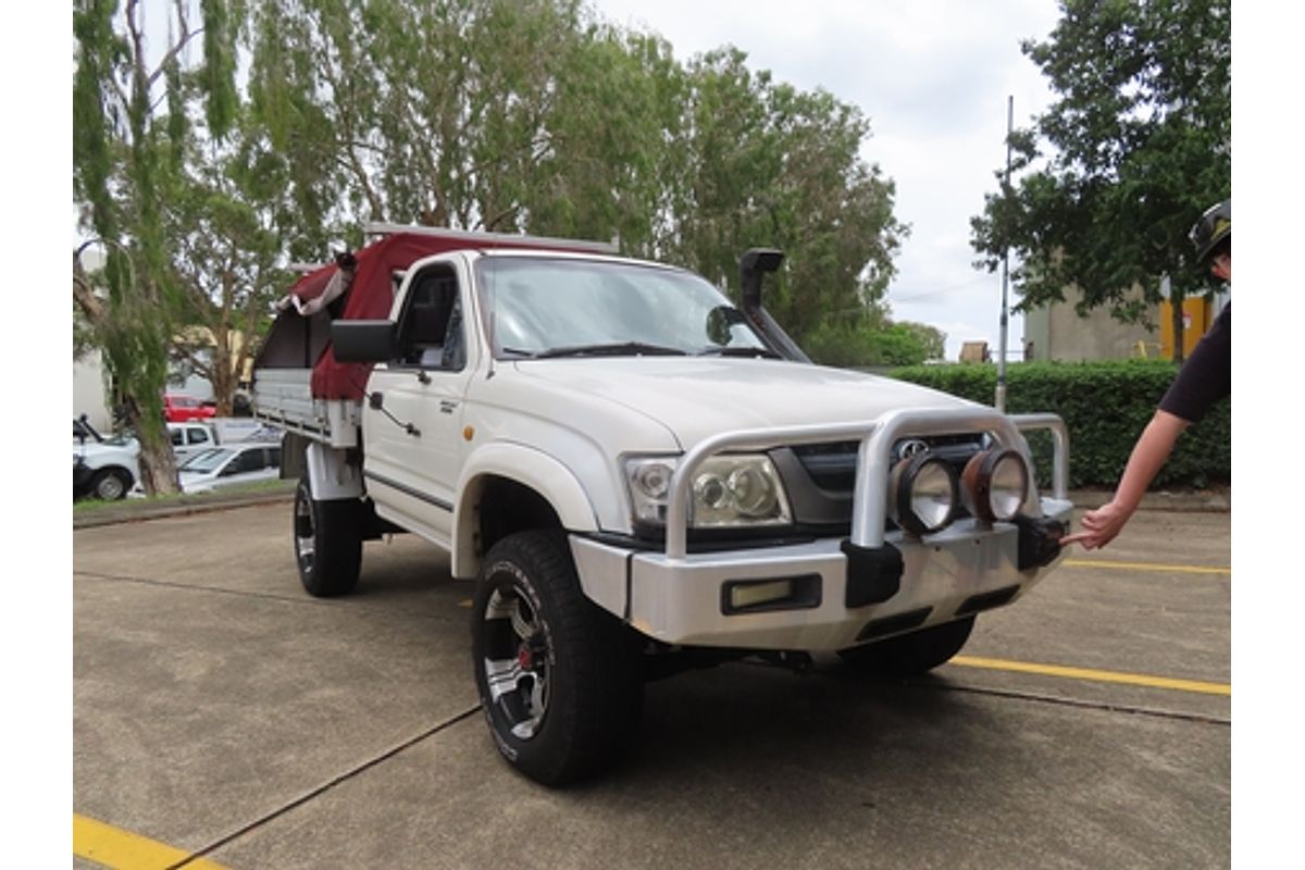 2004 Toyota Hilux KZN165R 4X4