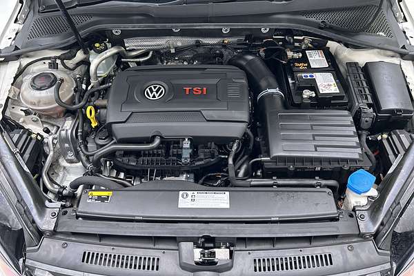 2019 Volkswagen Golf GTI 7.5 thumb-10