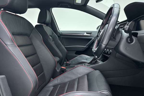 2019 Volkswagen Golf GTI 7.5 thumb-12