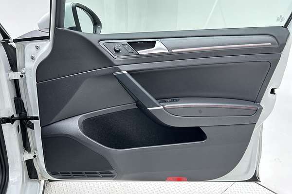 2019 Volkswagen Golf GTI 7.5 thumb-18