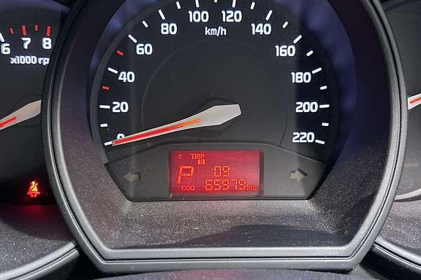 2013 Kia Rio S UB thumb-12