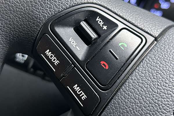 2013 Kia Rio S UB thumb-16