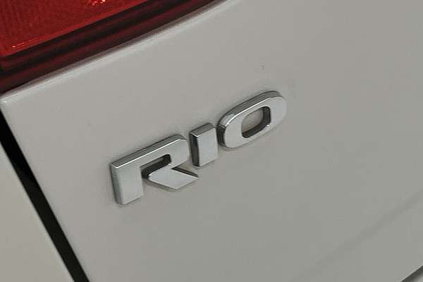 2013 Kia Rio S UB thumb-20
