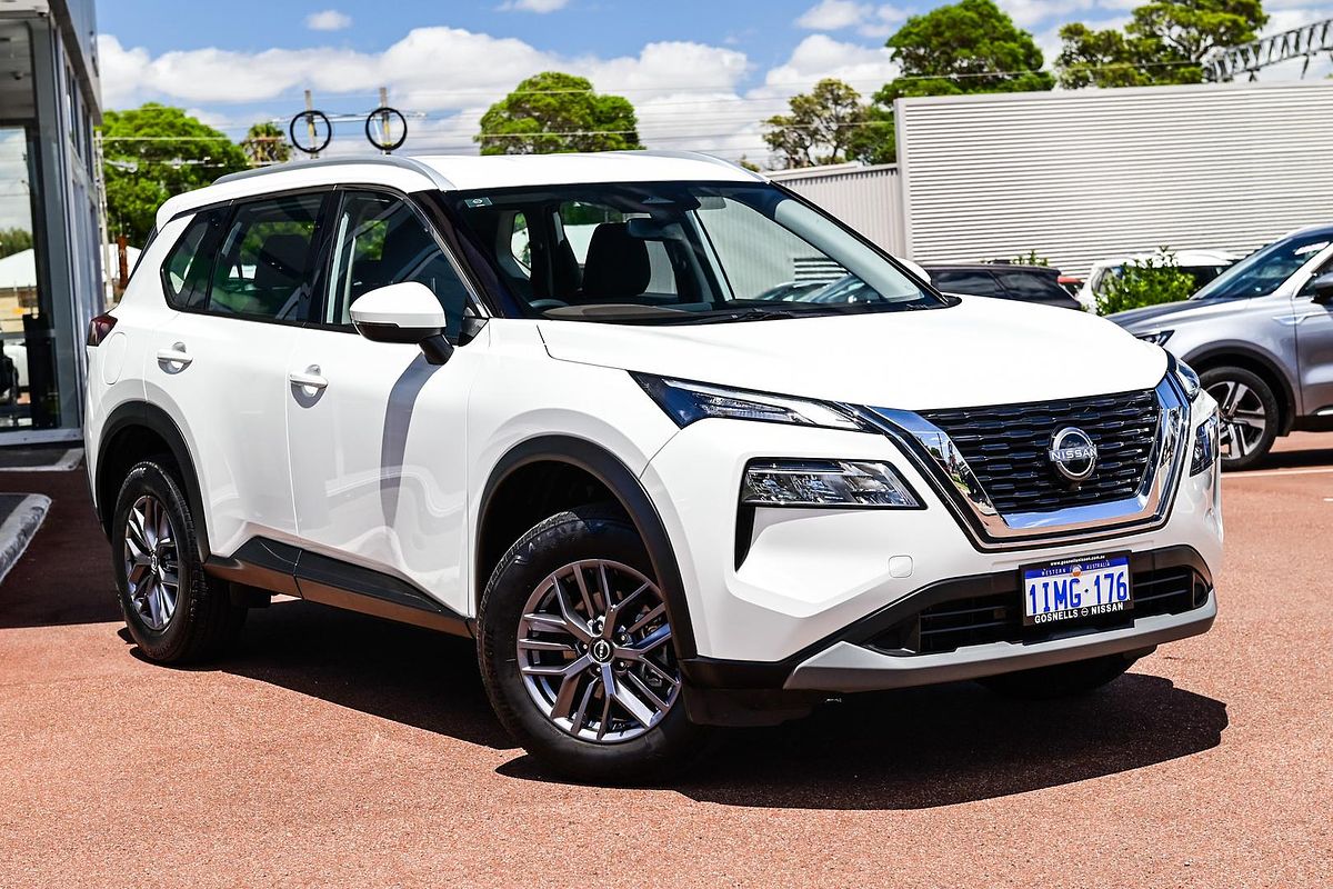 2024 Nissan X-TRAIL ST T33