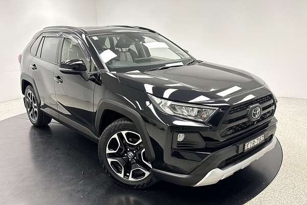 2020 Toyota RAV4 Edge AXAA54R