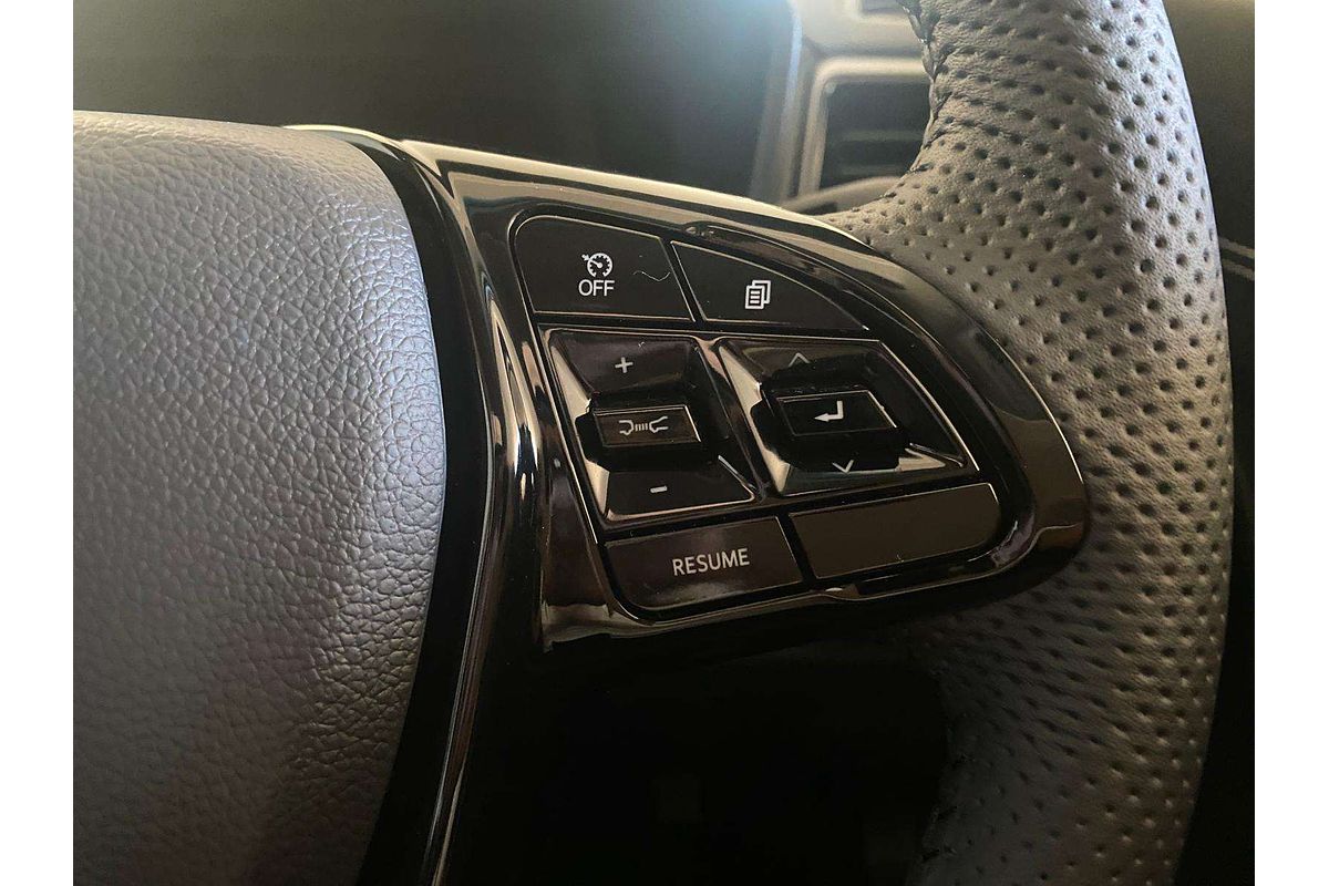 XUV 3X0 AX7L PM AT EXP ZY