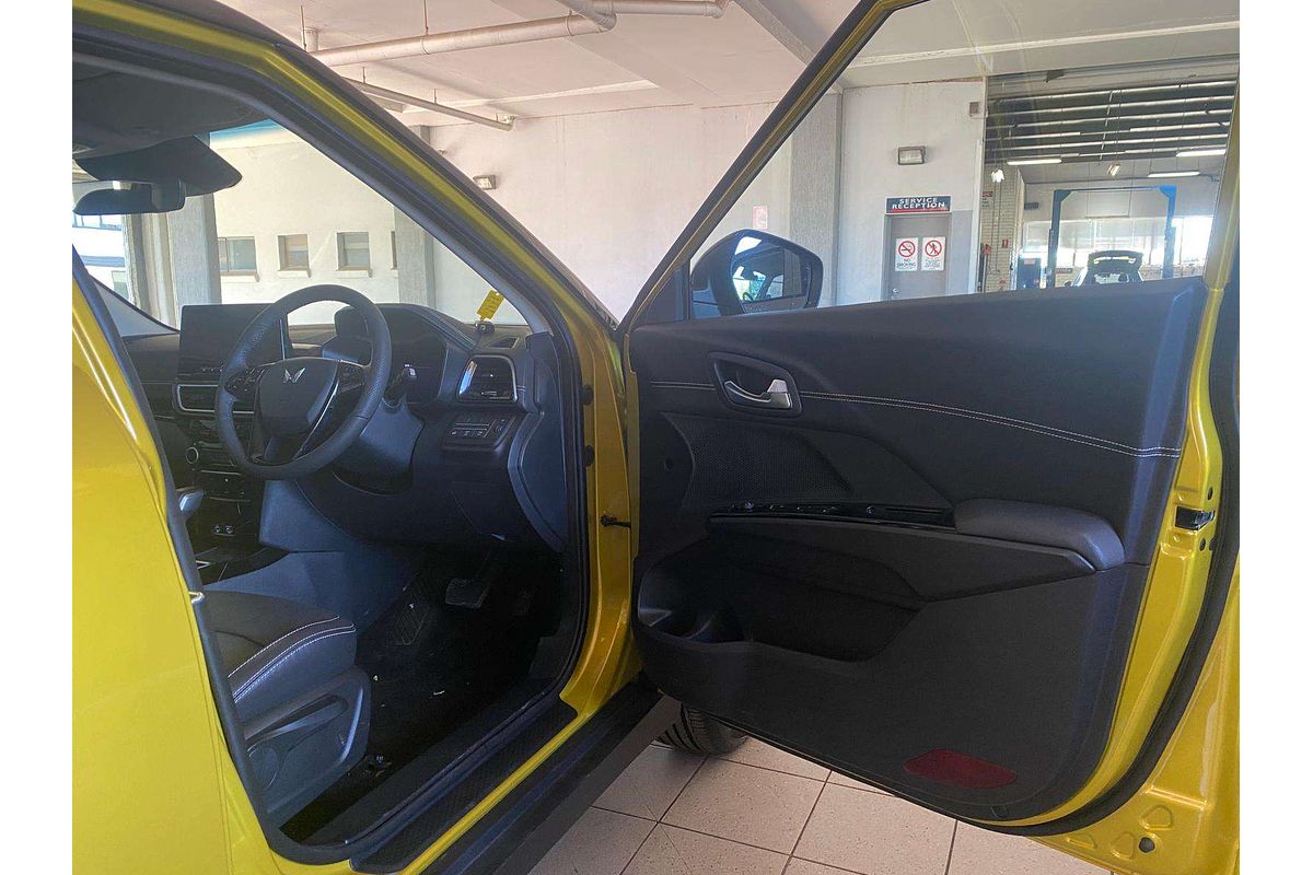 XUV 3X0 AX7L PM AT EXP ZY