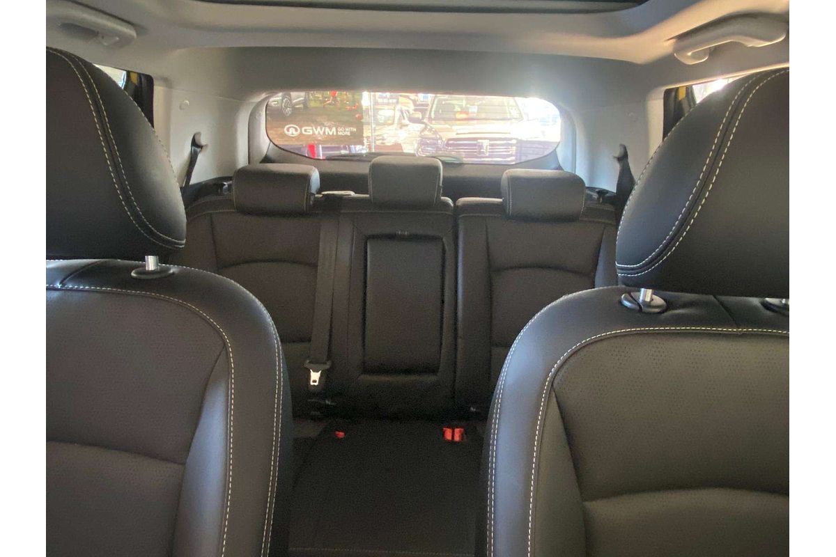 XUV 3X0 AX7L PM AT EXP ZY