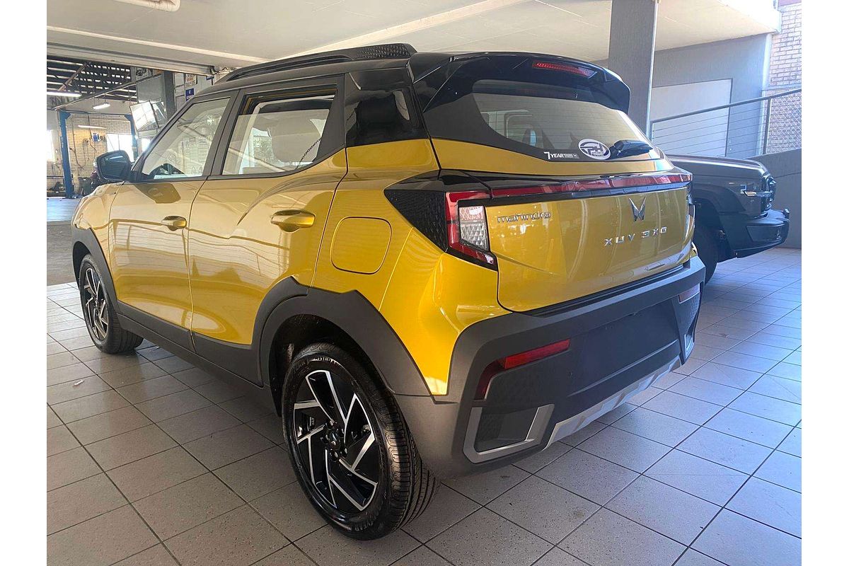 XUV 3X0 AX7L PM AT EXP ZY