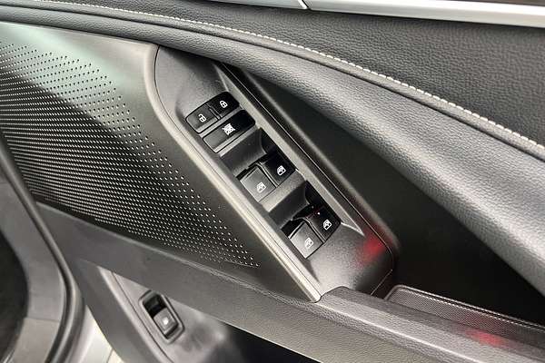 2022 LDV D90 Executive SV9A thumb-17