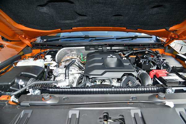 2025 Mitsubishi Triton GSR MV 4X4 thumb-7