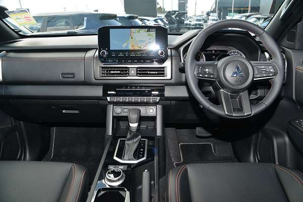 2025 Mitsubishi Triton GSR MV 4X4 thumb-16