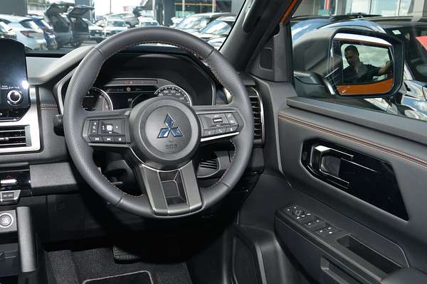 2025 Mitsubishi Triton GSR MV 4X4 thumb-17