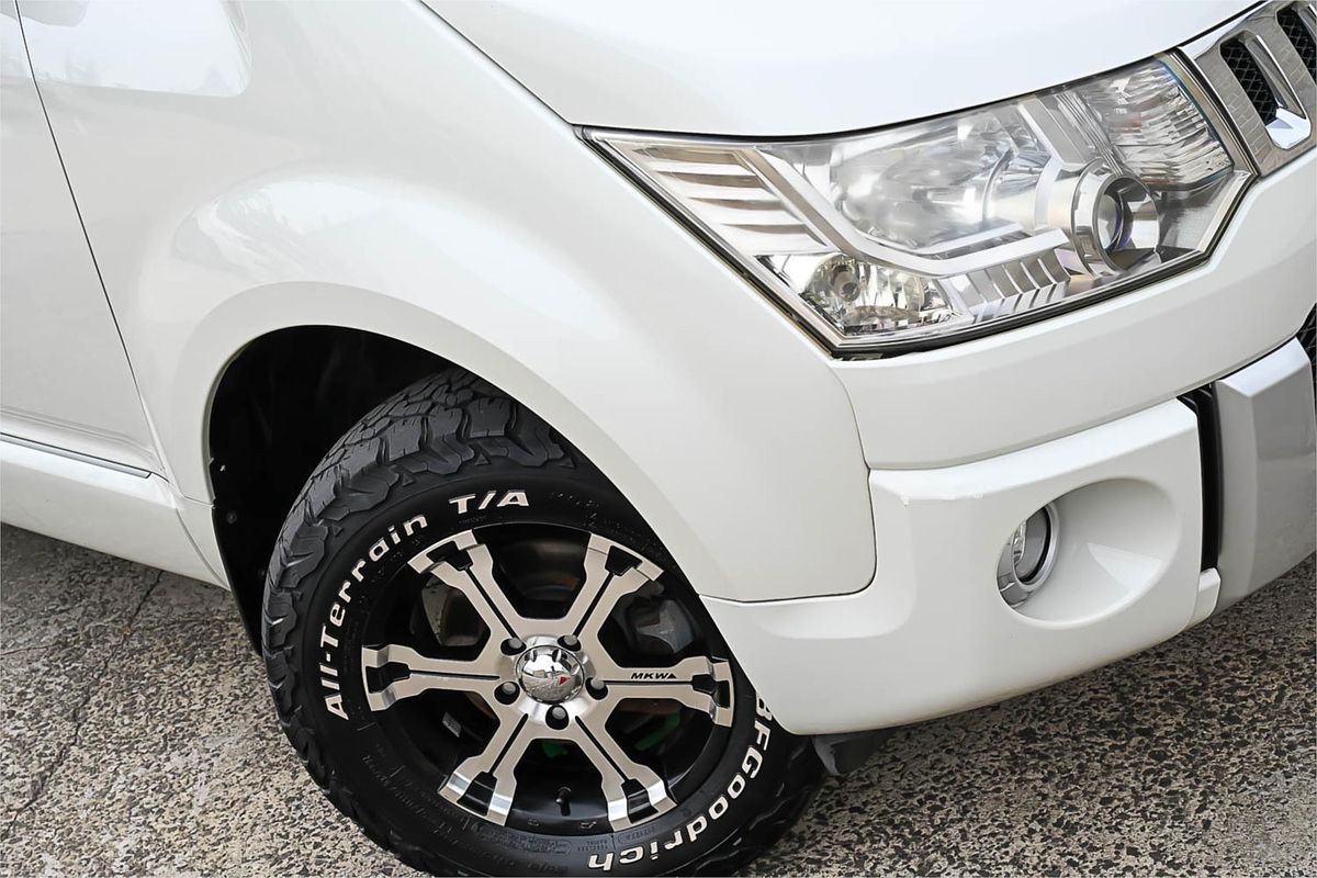 2013 Mitsubishi Delica CHAMONIX CV1W