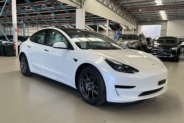 2022 Tesla Model 3 Rear-Wheel Drive