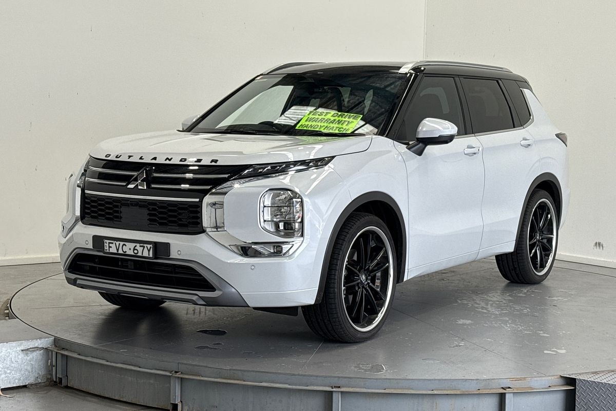 2025 Mitsubishi Outlander Exceed Tourer ZM
