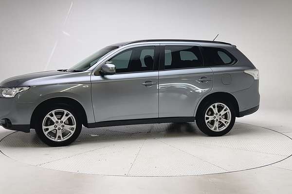 2013 Mitsubishi Outlander ES ZJ thumb-6