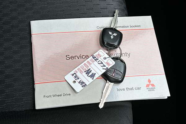 2013 Mitsubishi Outlander ES ZJ thumb-22