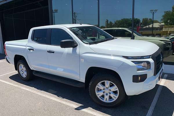 2024 Mitsubishi Triton GLX+ MV 4X4