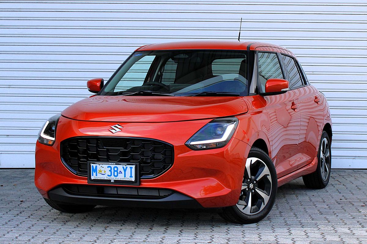 2025 Suzuki Swift Hybrid GLX UZ