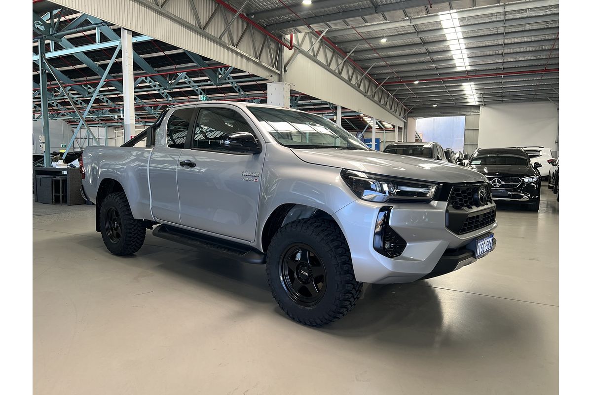 2024 Toyota Hilux SR5 GUN126R 4X4