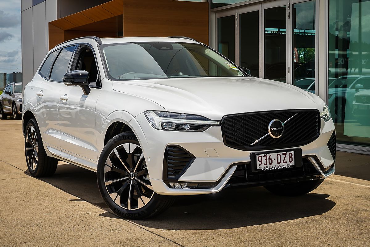 2025 Volvo XC60 Ultra B5 Dark