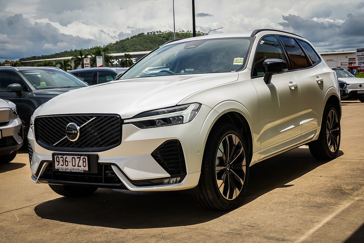 2025 Volvo XC60 Ultra B5 Dark