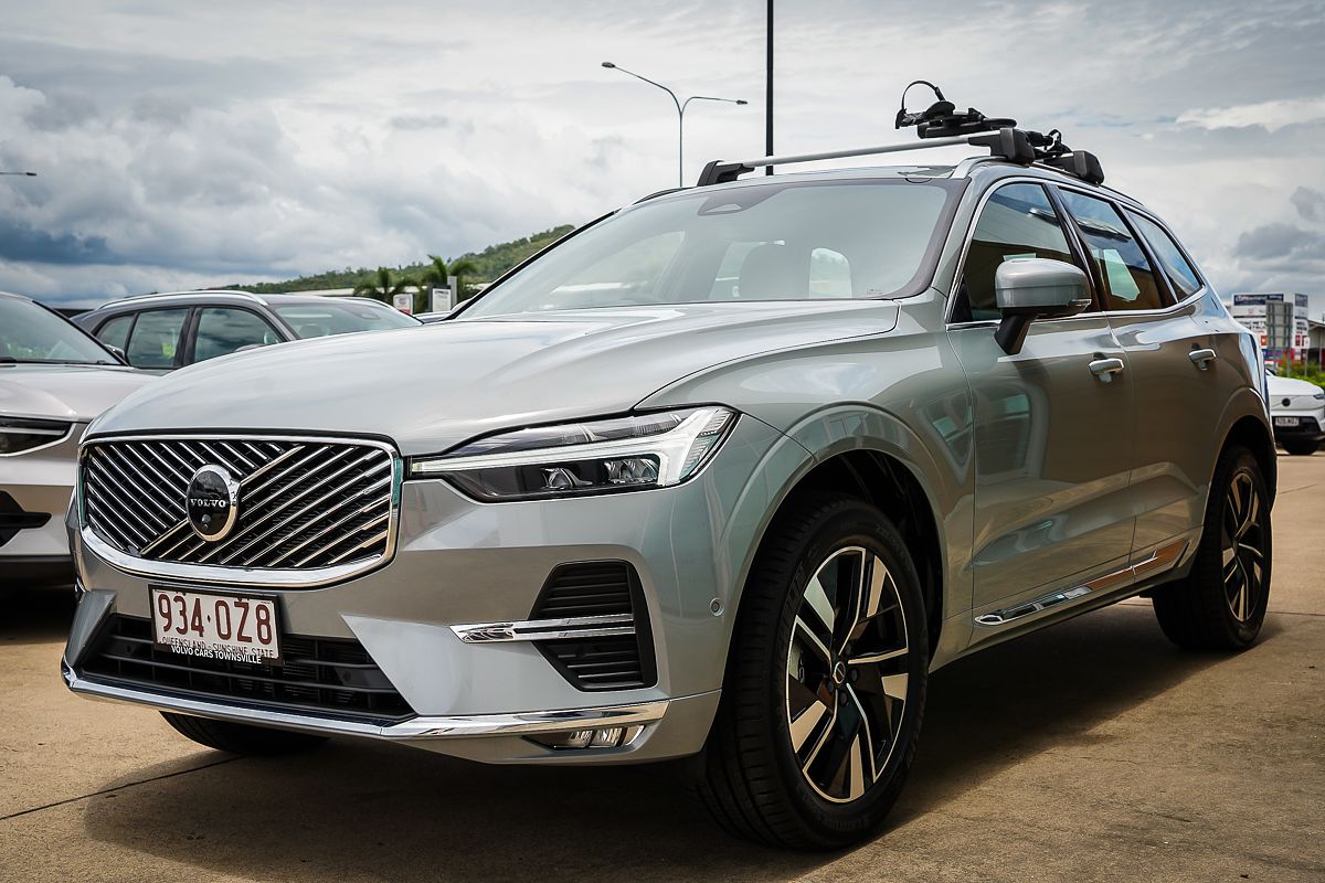 2025 Volvo XC60 Plus B5 Bright
