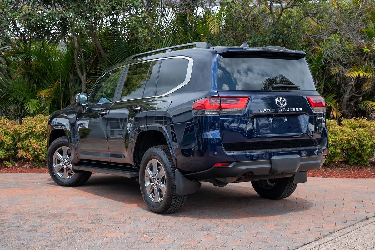 2022 Toyota Landcruiser Sahara FJA300R